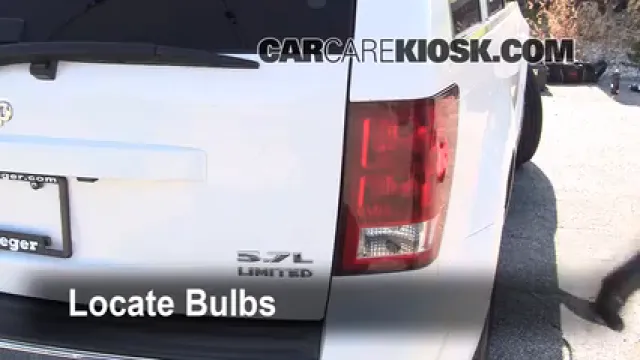 2005 Jeep Grand Cherokee Limited 5.7L V8 Éclairage Feux de position arrière (remplacer ampoule)